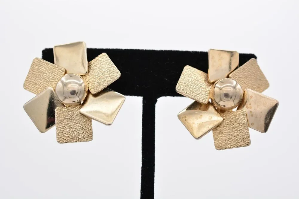 Vintage Flower Clip On Earrings Pinwheel Gold Aged Antiqued Textured 1980s BinAA